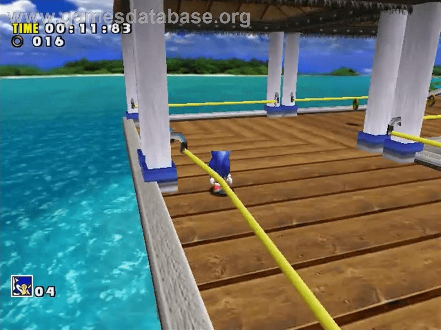Sonic Adventure running on Dreamcast, Sonic at the Emerald Coast stage start
