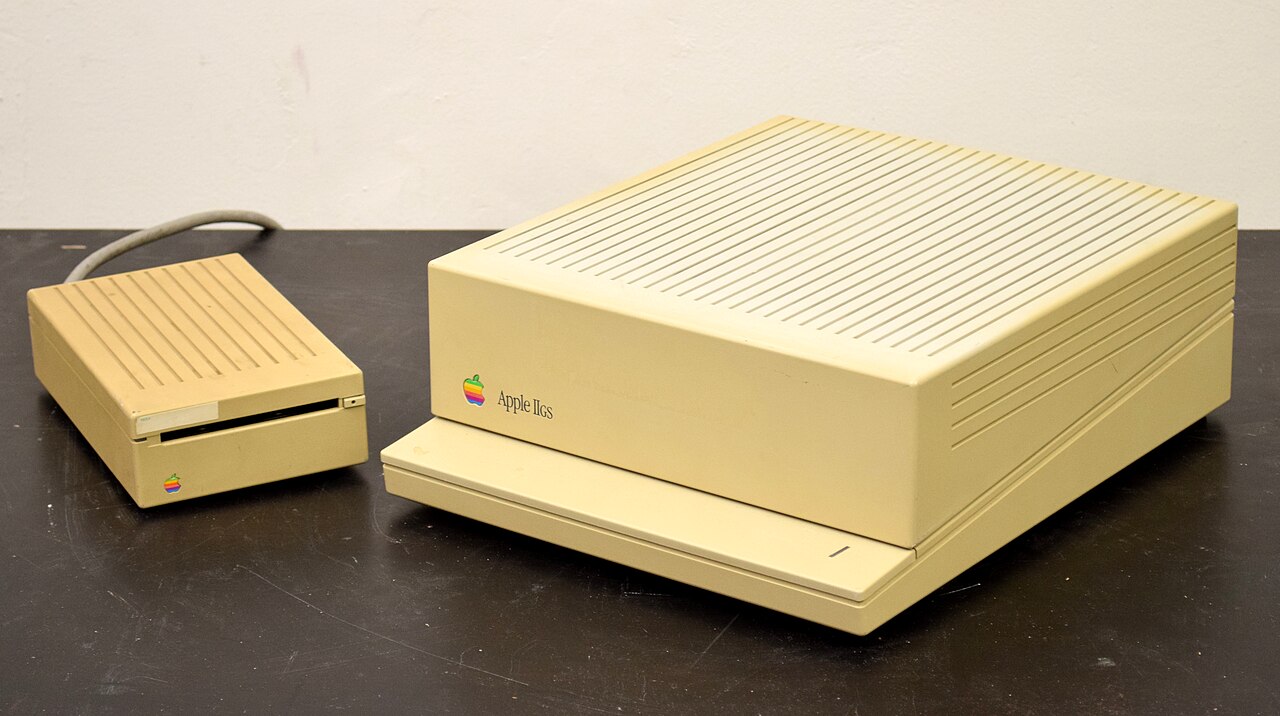 The Apple IIGS with its floppy drive