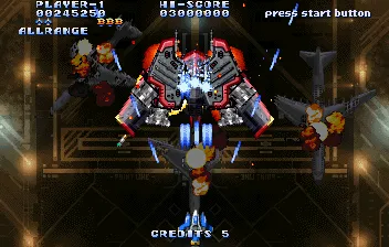 Soukyugurentai gameplay — a fighter battling a huge mechanical boss